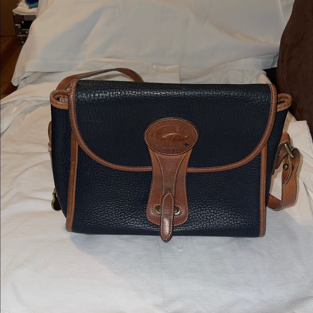 Vintage Dooney & Bourke Black and Tan All-Weather Leather Shoulder Bag - Picture 8 of 16
